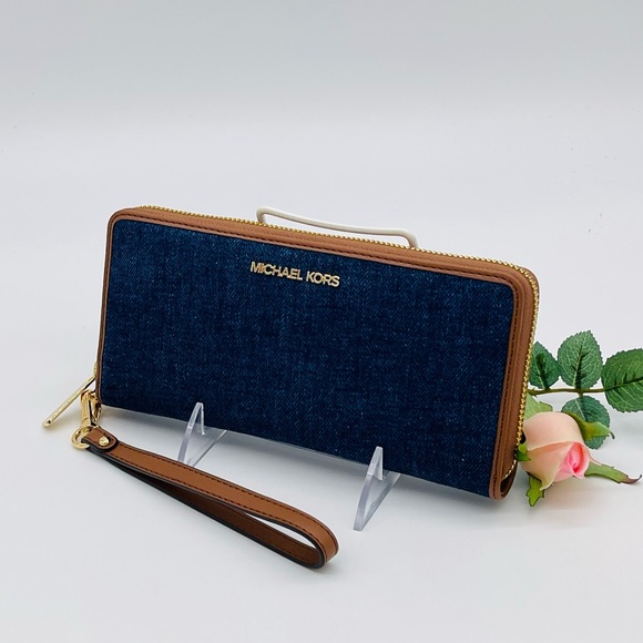 Michael Kors Large Continental Wallet Wristlet - Picture 1 of 8